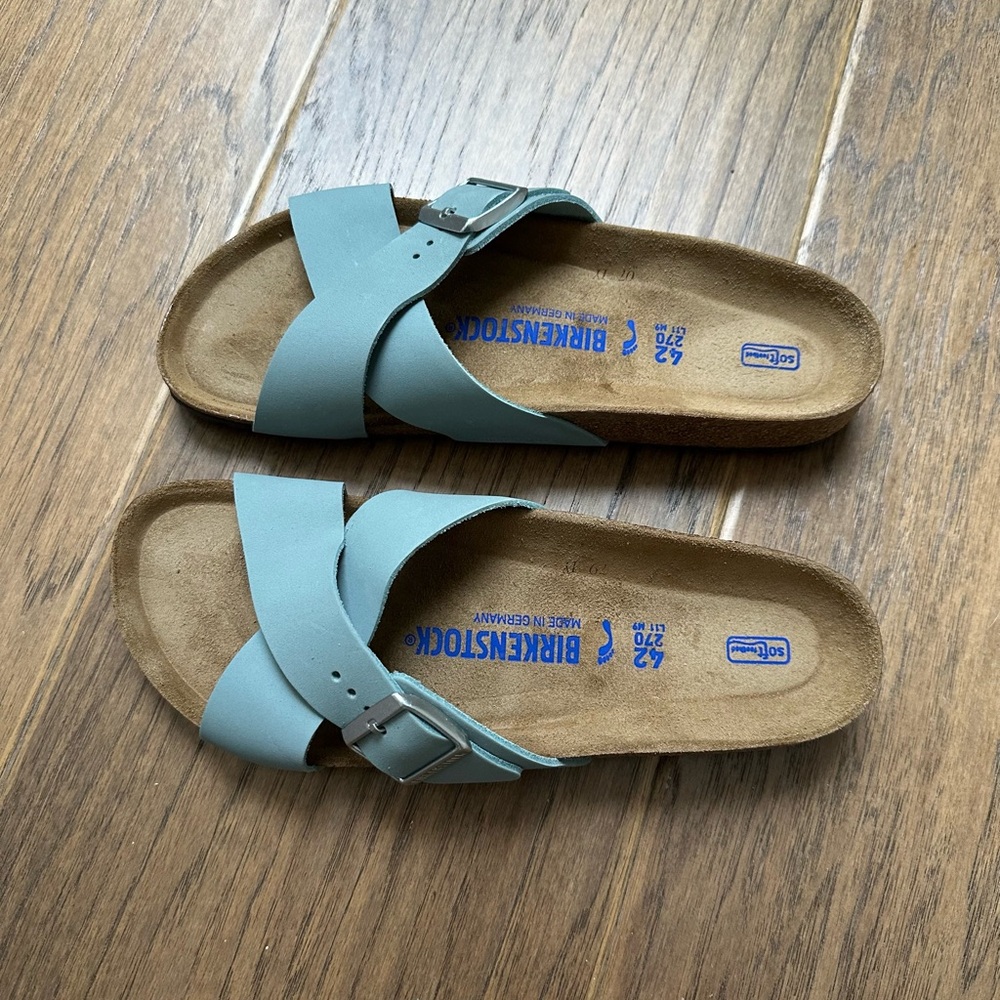 Cute Birkenstock crossover buckle sandals. Brand new, never worn!